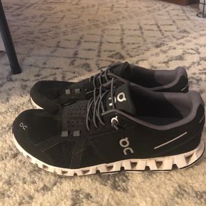 ON Running Cloud sneakers, black and white